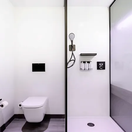 Yotel Hotel 4*