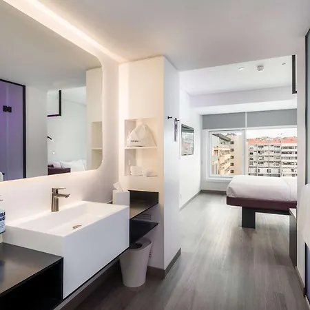 Hotel Yotel 4*