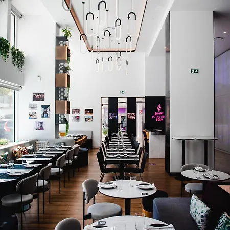 Yotel Hotel 4*
