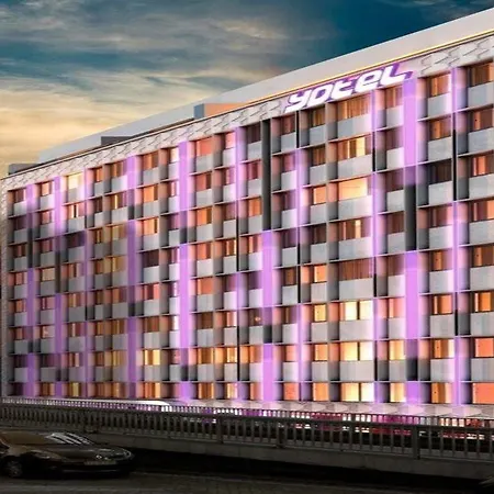 Yotel מלון 4*