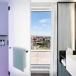 Yotel Ξενοδοχείο