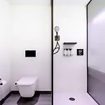 Yotel מלון 4*