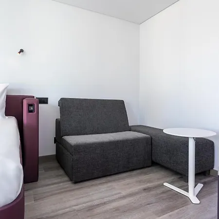 Yotel Отель