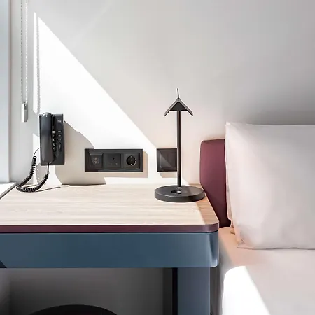 Yotel Отель Порту