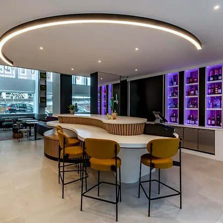 Yotel فندق
