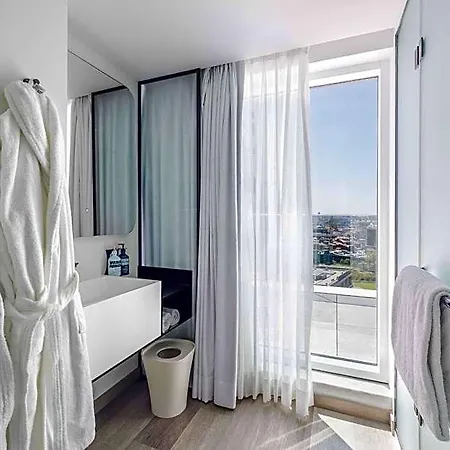 Yotel Hotel 4*