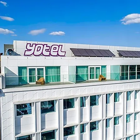 Yotel Porto