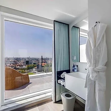 Yotel Porto