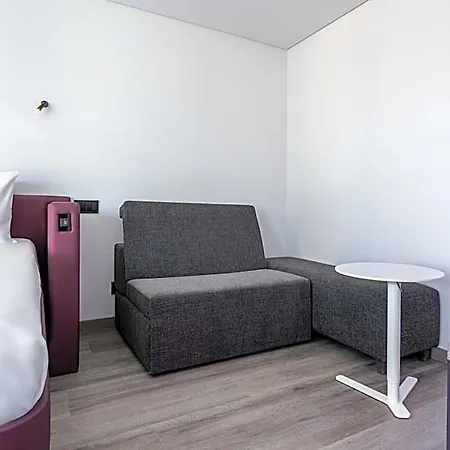 Yotel Porto