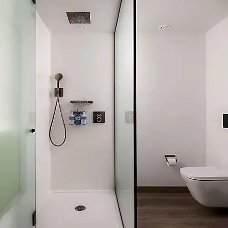 Yotel Hotel 4*