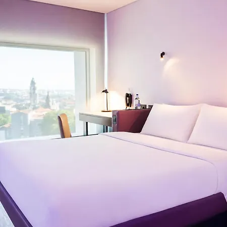 Отель Yotel 4*