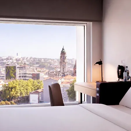 Yotel Hotel 4*