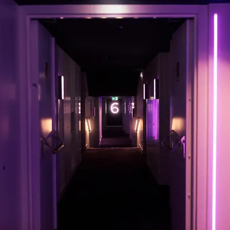Yotel Hotel 4*