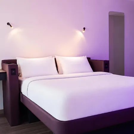 Hotel Yotel 4*