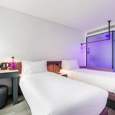 Yotel 4*