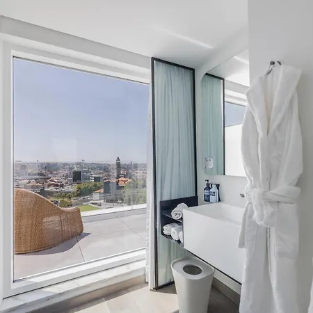 Yotel Hotel 4*
