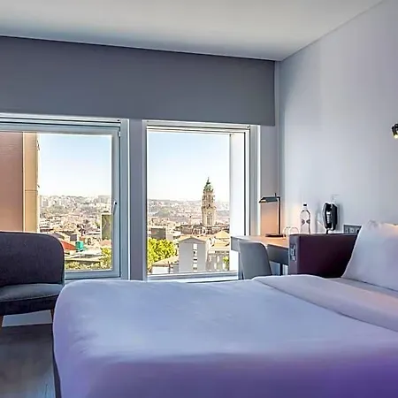 Yotel Hotel 4*