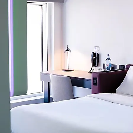 Hotel Yotel 4*