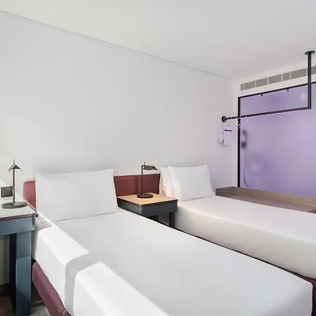 Отель Yotel