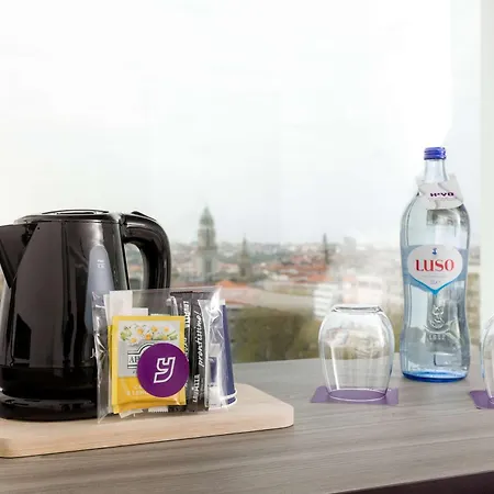 Yotel Отель 4*