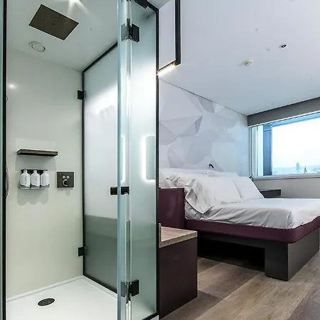 Hotel Yotel 4*