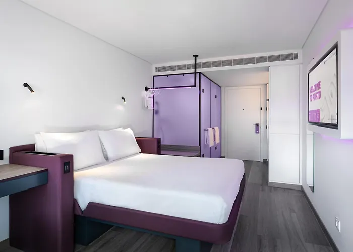 Yotel 4*