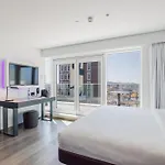 Yotel 4*