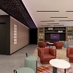 Yotel 4*