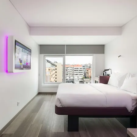 Yotel Отель Порту