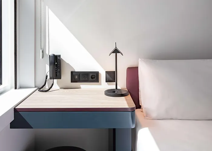 Yotel Отель Порту