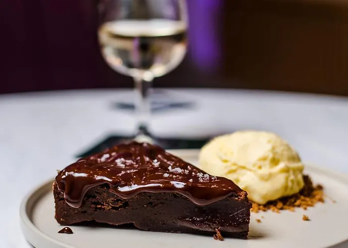 Yotel Отель Порту