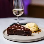 Yotel Отель Порту
